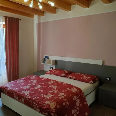 Apartment Dimora Rosso San Zeno - Wifi Veloce E Adatto Per Famiglie